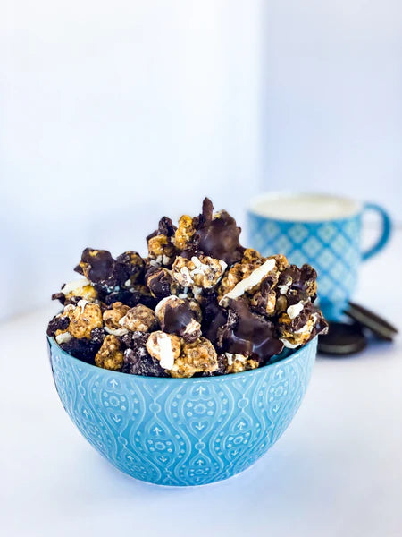 Cookies & Crème Caramel Corn Crunch