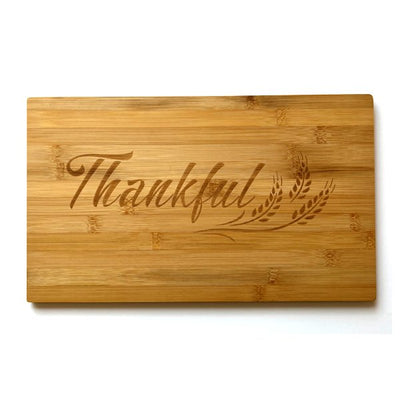 Rectangular bamboo cutting board with "Thankful" engraved - Lemon And Lavender Toronto